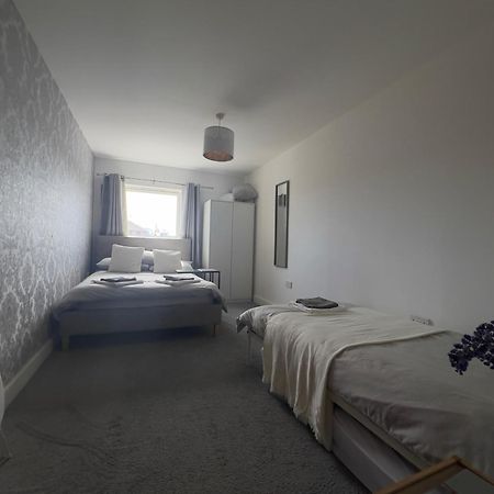 2 Bedroom Near Ocean Village Marina Port Apartment Southampton Exterior foto