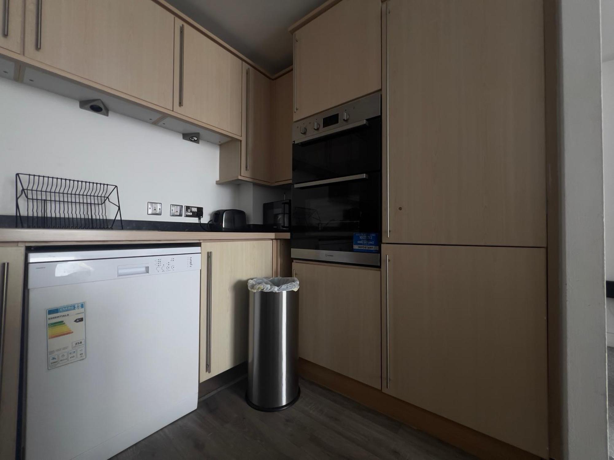 2 Bedroom Near Ocean Village Marina Port Apartment Southampton Exterior foto